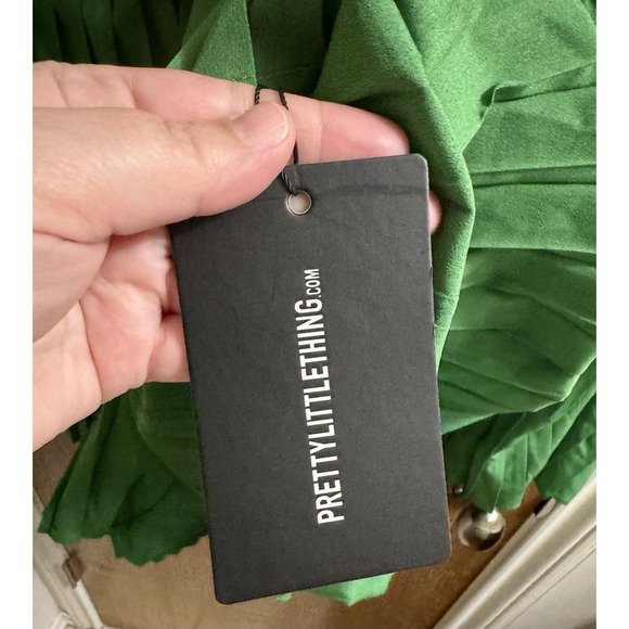 Pretty Little Thing Women Romper Playsuit Green Pleated Plunge Long Sleeve UK 12 - Picture 7 of 12